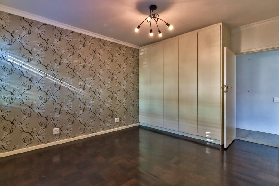 To Let 1 Bedroom Property for Rent in Bantry Bay Western Cape